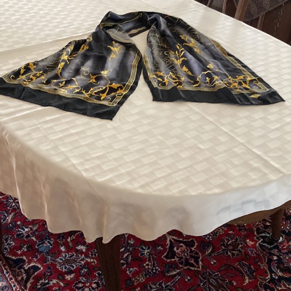 Atelier Versace vintage mid nineties long silk scarf. Made in Italy. - Picture 2 of 8